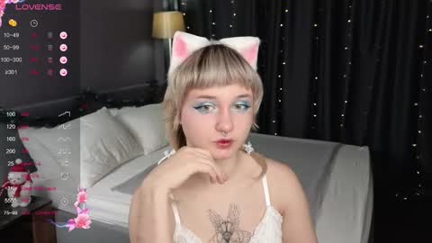 Snapshot of tori_cutie chatting on November 30, 2025, 12:14 am Tori online show from November 30, 2025, 12:14 am