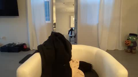 Snapshot of toskisha16 chatting on October 22, 2025, 12:55 am ASH online show from October 22, 2025, 12:55 am