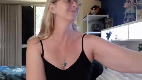 Milly online show from March 16, 2026, 12:27 am