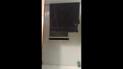 Snapshot of totallyawesome_65 chatting on January 14, 2026, 10:32 am totallyawesome_65 online show from January 14, 2026, 10:32 am