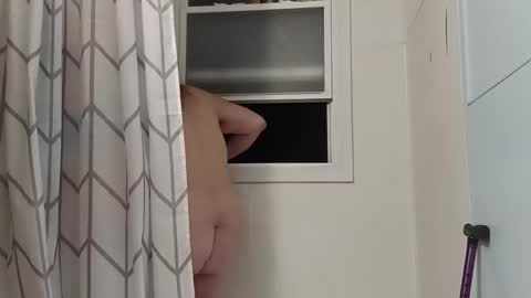 Snapshot of totallyawesome_65 chatting on February 18, 2026, 11:50 am totallyawesome_65 online show from February 18, 2026, 11:50 am