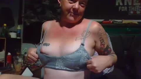 Snapshot of toxictemptress420 chatting on December 20, 2025, 8:10 am ToxicTemptress420 online show from December 20, 2025, 8:10 am