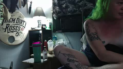 Snapshot of toxictemptress420 chatting on January 16, 2026, 5:22 am ToxicTemptress420 online show from January 16, 2026, 5:22 am