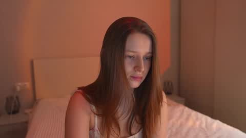 Snapshot of toxl chatting on November 30, 2025, 4:33 pm Bella online show from November 30, 2025, 4:33 pm