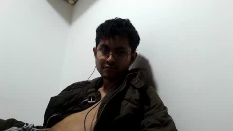 Snapshot of toy_sweet chatting on July 8, 2026, 4:33 pm Xander online show from July 8, 2026, 4:33 pm