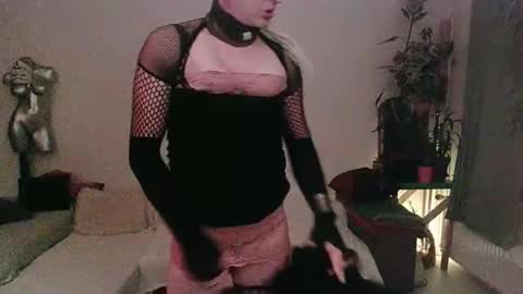 Snapshot of toyboybitchslut chatting on February 10, 2026, 2:26 am Patrizia online show from February 10, 2026, 2:26 am