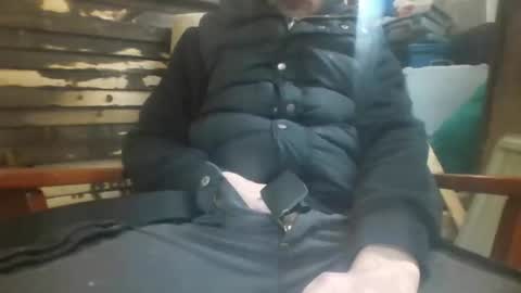 Snapshot of tr8e035 chatting on December 2, 2025, 9:47 am tr8e035 online show from December 2, 2025, 9:47 am