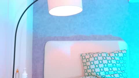 tracielowe_w online show from October 16, 2025, 3:51 am