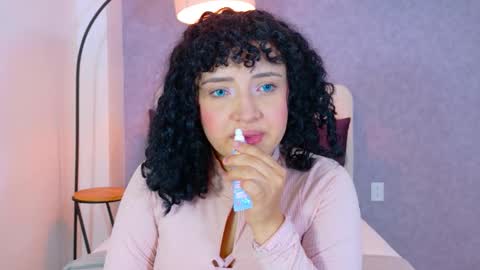 Snapshot of tracielowe_w chatting on December 22, 2025, 3:25 am tracielowe_w online show from December 22, 2025, 3:25 am