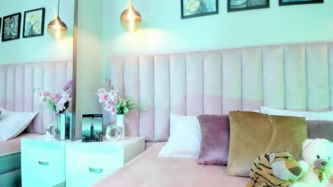 Snapshot of tracy_lee_ chatting on February 18, 2026, 8:38 pm Tracy online show from February 18, 2026, 8:38 pm