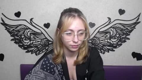 Snapshot of tracyleebb chatting on December 5, 2025, 7:39 am TracyLeeBB online show from December 5, 2025, 7:39 am