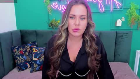 Tracy online show from November 9, 2025, 1:37 am