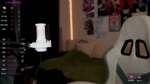 Snapshot of traharaaa chatting on February 17, 2026, 3:08 pm Ariana and Erik online show from February 17, 2026, 3:08 pm