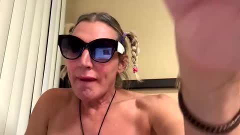 trans_fun_girlie305 online show from November 6, 2025, 2:12 am
