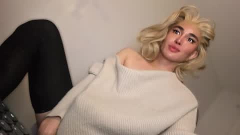 Snapshot of transnextdoor_ chatting on April 10, 2026, 5:28 pm ALMIGHTY GODDESS VALENTINA online show from April 10, 2026, 5:28 pm
