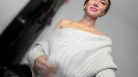 Snapshot of transnextdoor_ chatting on May 15, 2026, 7:21 pm ALMIGHTY GODDESS VALENTINA online show from May 15, 2026, 7:21 pm