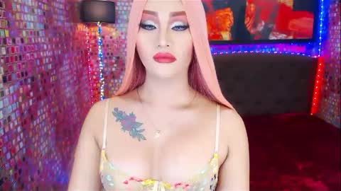 Snapshot of transplayfullolivia chatting on March 2, 2025, 8:18 pm KYLIE BELLA TS online show from March 2, 2025, 8:18 pm
