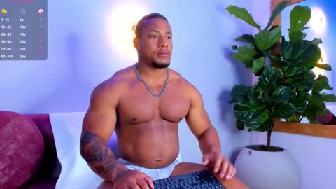 Snapshot of travis_lenox_ chatting on October 24, 2025, 1:18 pm Travis online show from October 24, 2025, 1:18 pm