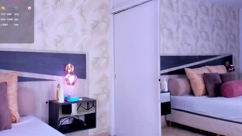 Snapshot of travis_lenox_ chatting on November 21, 2025, 1:48 am Travis online show from November 21, 2025, 1:48 am