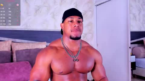 Snapshot of travis_lenox_ chatting on January 10, 2026, 10:58 pm Travis online show from January 10, 2026, 10:58 pm