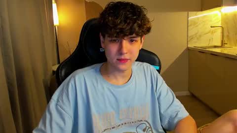 Snapshot of travisrivas chatting on October 15, 2025, 3:56 pm travisrivas online show from October 15, 2025, 3:56 pm