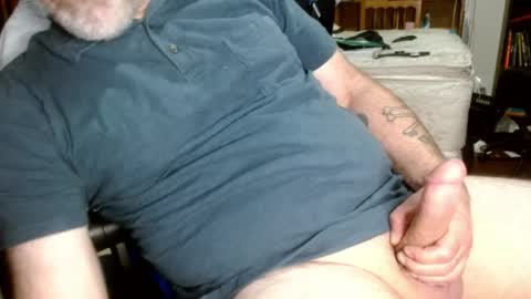 Snapshot of treasured_trash chatting on April 29, 2026, 7:20 pm Dilly Dally online show from April 29, 2026, 7:20 pm