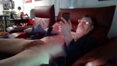 Snapshot of trebgeis1 chatting on February 26, 2026, 5:17 am trebgeis1 online show from February 26, 2026, 5:17 am