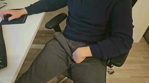 Snapshot of tree1989 chatting on January 3, 2025, 11:12 pm tree1989 online show from January 3, 2025, 11:12 pm