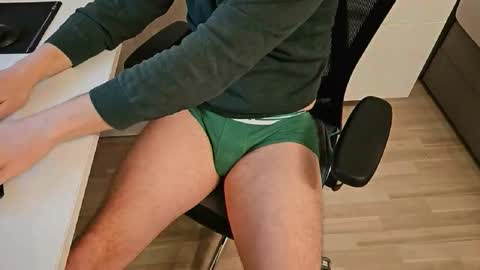 Snapshot of tree1989 chatting on February 25, 2025, 6:42 pm tree1989 online show from February 25, 2025, 6:42 pm