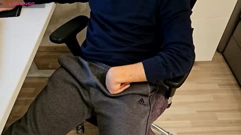 Snapshot of tree1989 chatting on September 11, 2025, 6:41 pm tree1989 online show from September 11, 2025, 6:41 pm