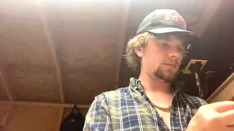 Snapshot of treeman817 chatting on March 9, 2026, 1:20 am treeman817 online show from March 9, 2026, 1:20 am