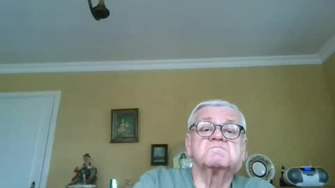 Snapshot of trekbeestje1 chatting on February 6, 2026, 10:51 am trekbeestje online show from February 6, 2026, 10:51 am