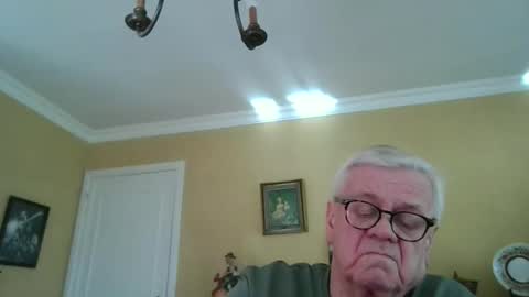 Snapshot of trekbeestje1 chatting on February 7, 2026, 12:20 pm trekbeestje online show from February 7, 2026, 12:20 pm