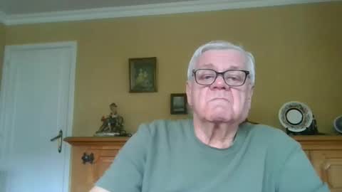 Snapshot of trekbeestje1 chatting on March 14, 2026, 9:15 am trekbeestje online show from March 14, 2026, 9:15 am