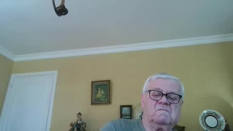 Snapshot of trekbeestje1 chatting on March 18, 2026, 9:45 am trekbeestje online show from March 18, 2026, 9:45 am