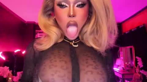 Jade online show from November 9, 2025, 6:12 am