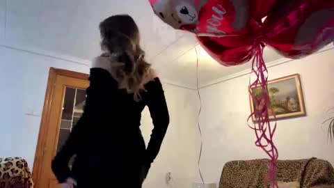 Snapshot of trenacallnan chatting on February 14, 2026, 8:27 pm Tina online show from February 14, 2026, 8:27 pm