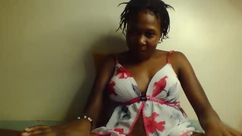 Snapshot of tresyamber chatting on May 8, 2026, 3:01 am tresyamber online show from May 8, 2026, 3:01 am