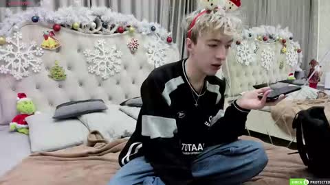 TrevorBenson online show from December 21, 2025, 4:41 am