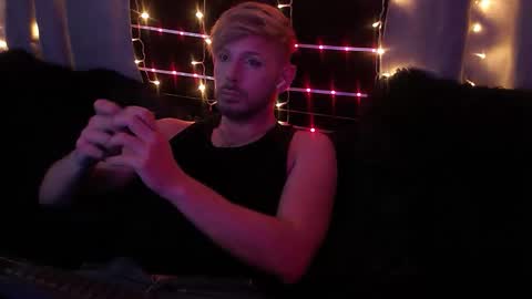 Snapshot of trevtone6 chatting on January 7, 2026, 9:23 am Trev Tone online show from January 7, 2026, 9:23 am