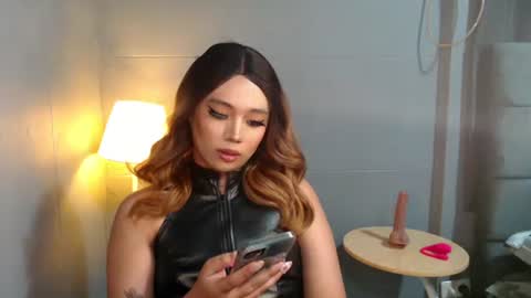 trexie_fucks15 online show from November 12, 2025, 6:08 pm