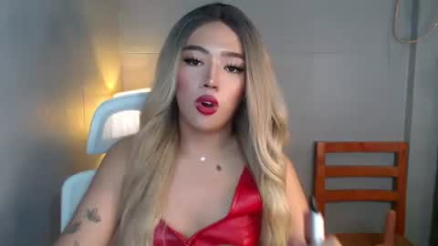 trexie_fucks15 online show from December 15, 2025, 12:53 pm