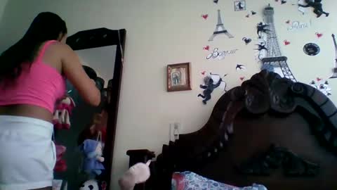 triana_bell online show from October 6, 2025, 4:59 pm
