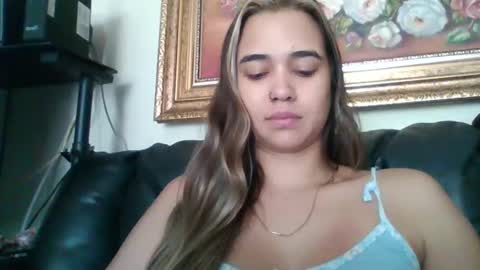 triana_bell online show from October 12, 2025, 4:50 pm