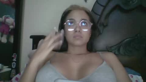 triana_bell online show from November 15, 2025, 10:15 pm