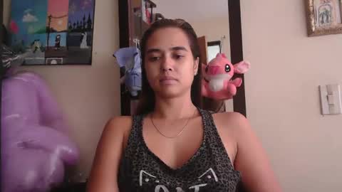 triana_bell online show from April 15, 2026, 6:04 pm