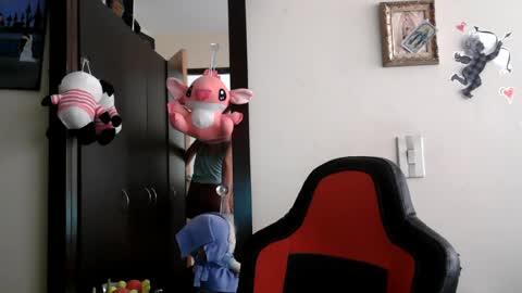 triana_bell online show from June 17, 2026, 3:13 pm
