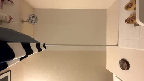 Snapshot of trickydick6 chatting on November 22, 2025, 4:17 pm trickydick6 online show from November 22, 2025, 4:17 pm