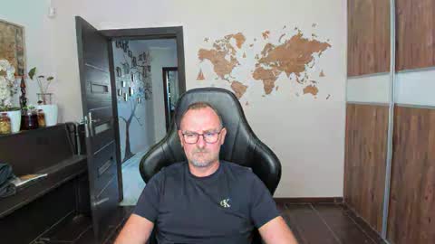 Snapshot of triglav2125 chatting on October 22, 2025, 7:41 am triglav2125 online show from October 22, 2025, 7:41 am