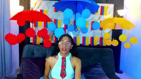 Snapshot of triiangel_latinboy chatting on June 20, 2026, 12:30 pm Johan online show from June 20, 2026, 12:30 pm